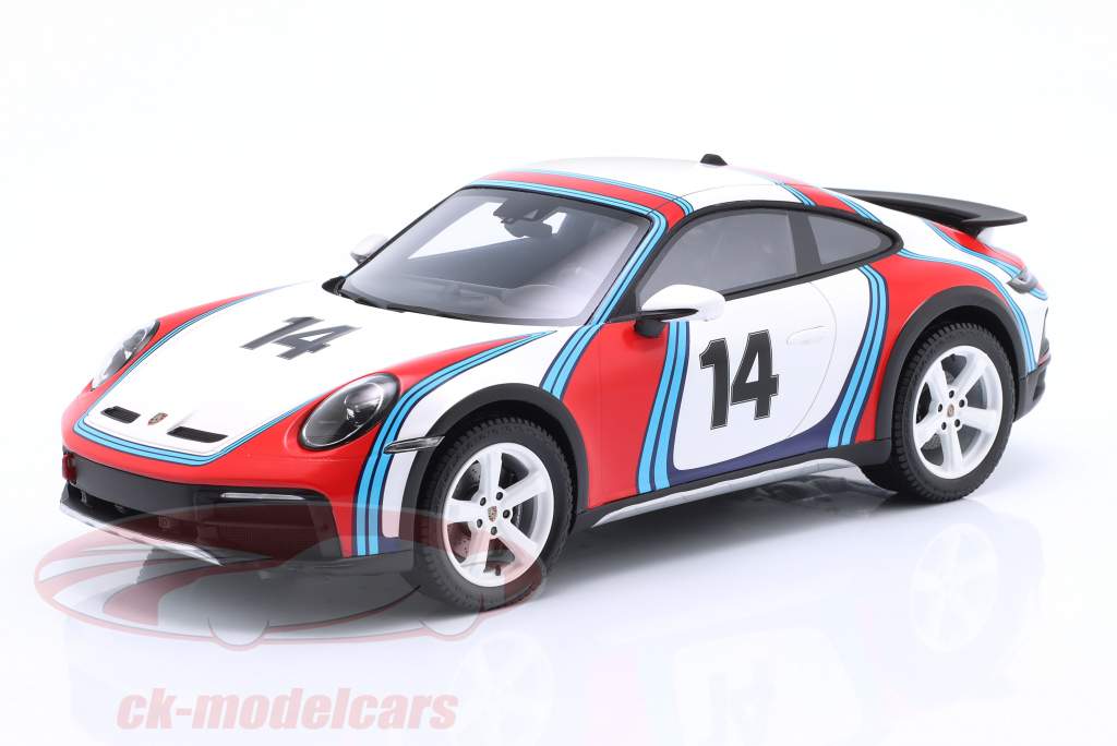 Porsche 911 (992) Dakar #14 Byggeår 2023 Martini Livery 1:18 Spark