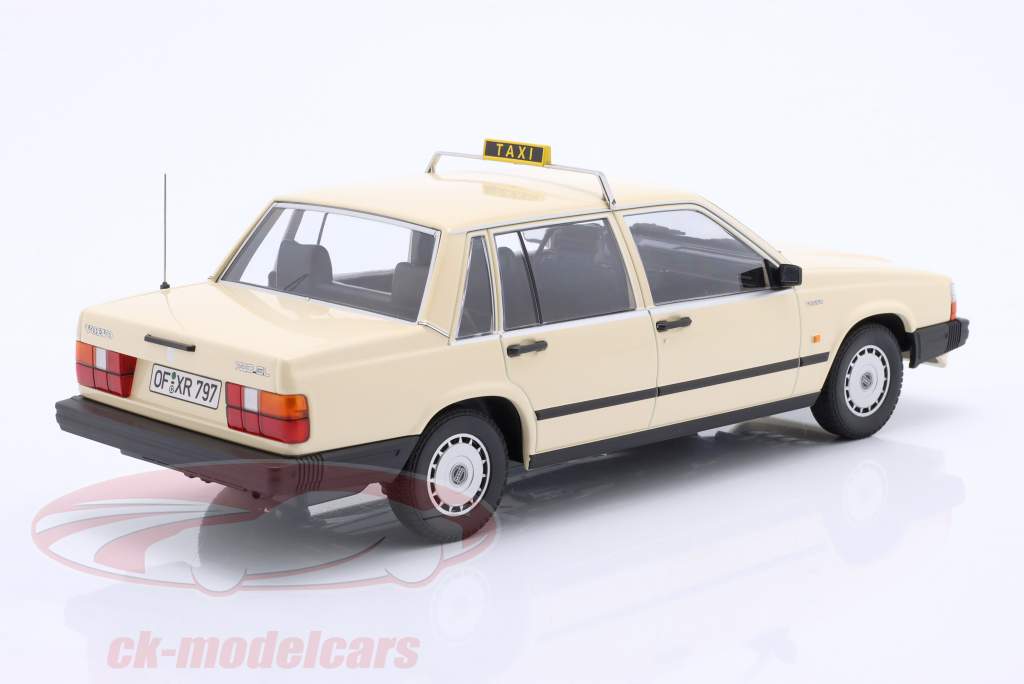 Volvo 740 GL Taxi Alemania Año de construcción 1986 beige 1:18 Minichamps