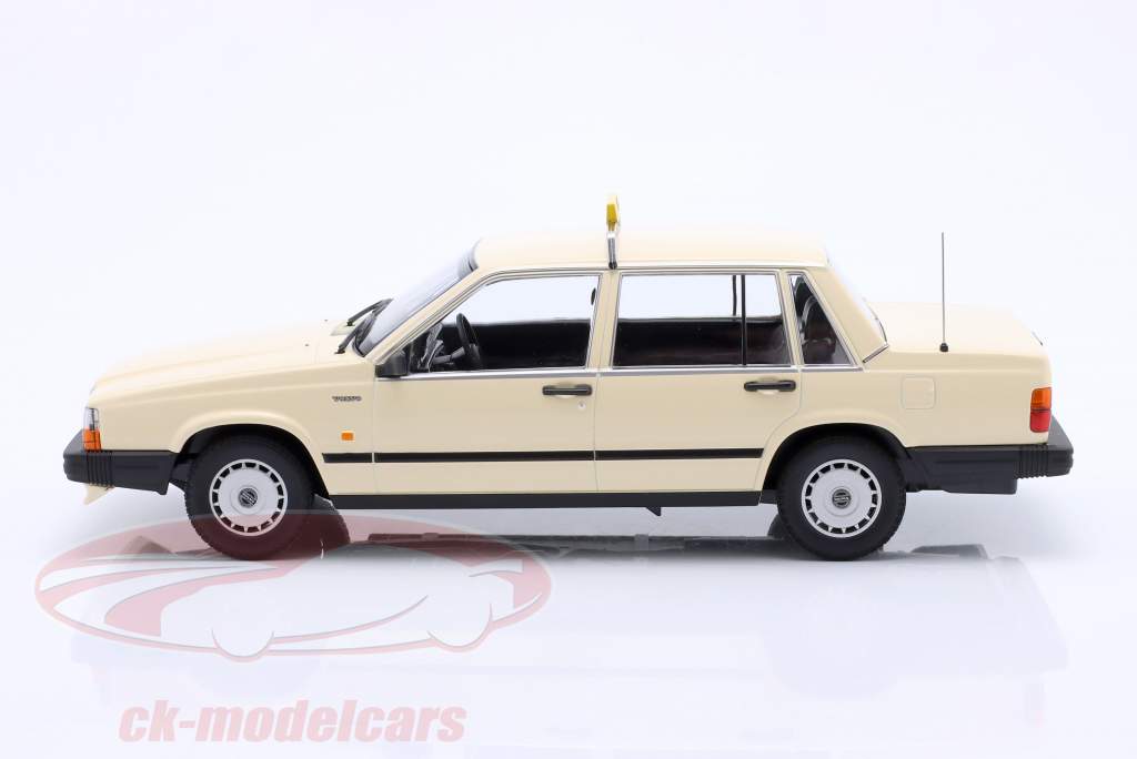 Volvo 740 GL Taxi Alemania Año de construcción 1986 beige 1:18 Minichamps