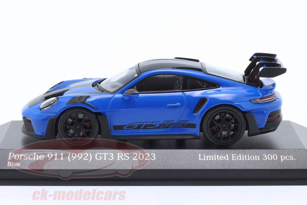 Porsche 911 (992) GT3 RS Weissach package 2023 blue / black rims 1:43 Minichamps