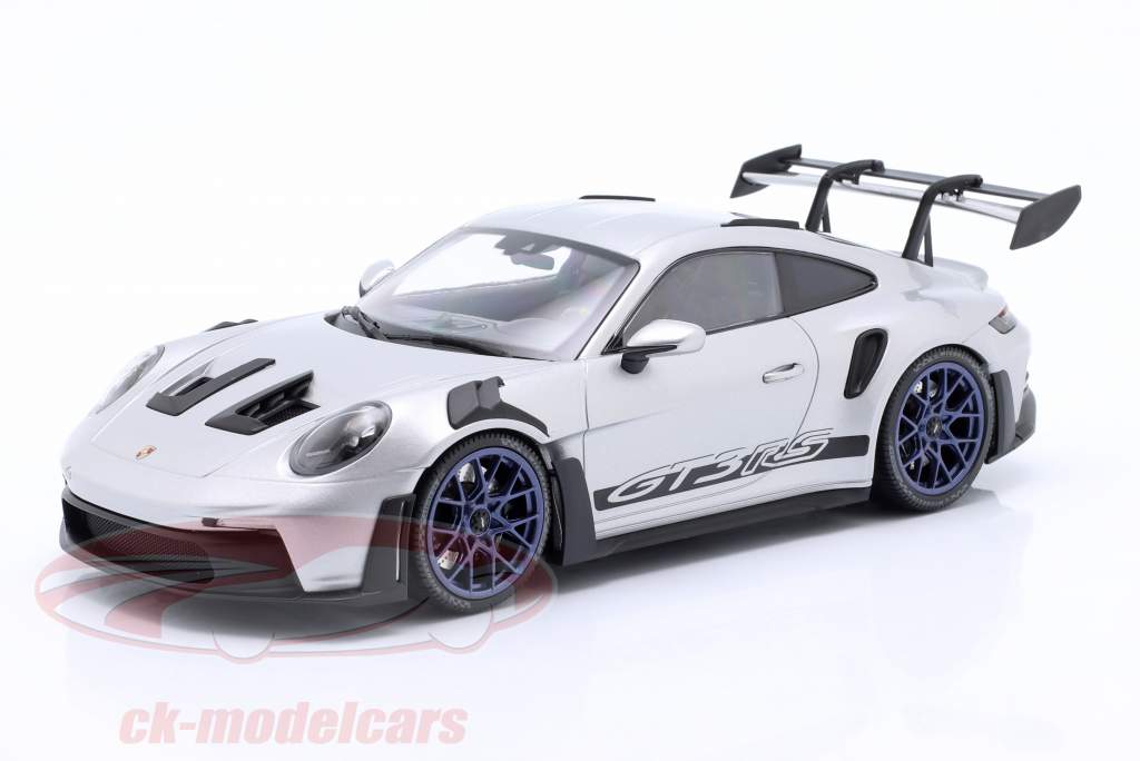 Porsche 911 (992) GT3 RS Anno di costruzione 2023 argento / azzurro cerchi 1:18 Minichamps