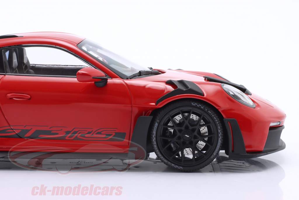 Porsche 911 (992) GT3 RS Anno di costruzione 2023 rosso / nero cerchi 1:18 Minichamps
