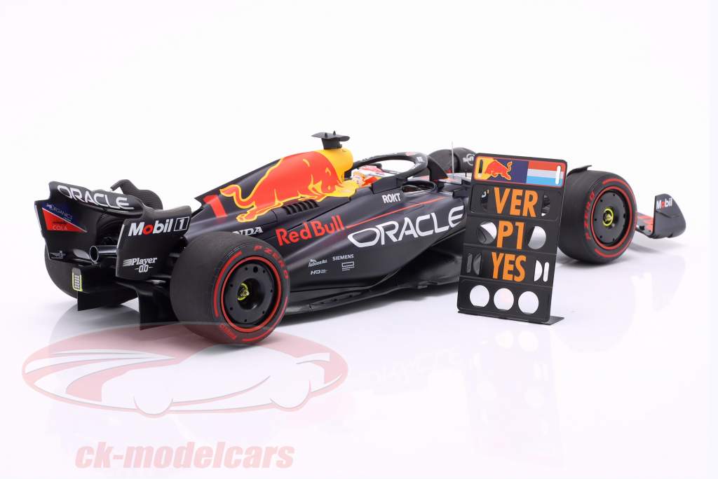 Verstappen Red Bull RB19 #1 vincitore Bahrein GP formula 1 Campione del mondo 2023 1:18 Minichamps