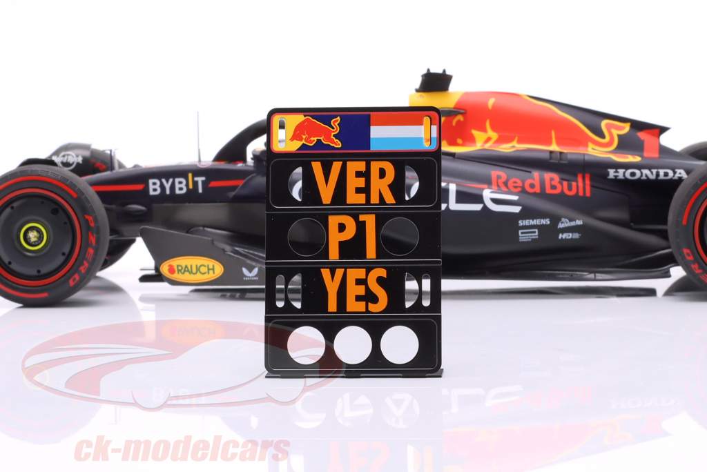 Verstappen Red Bull RB19 #1 Winner Bahrain GP Formula 1 World Champion 2023 1:18 Minichamps