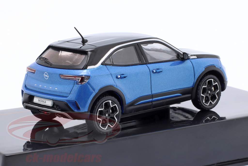Opel Mokka-e Baujahr 2020 blau metallic 1:43 Ixo