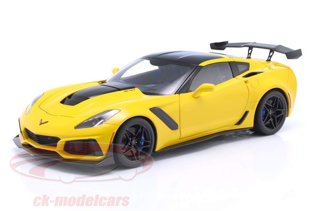 Chevrolet Corvette C7 ZR1 Año de construcción 2019 racing amarillo 1:18 AUTOart