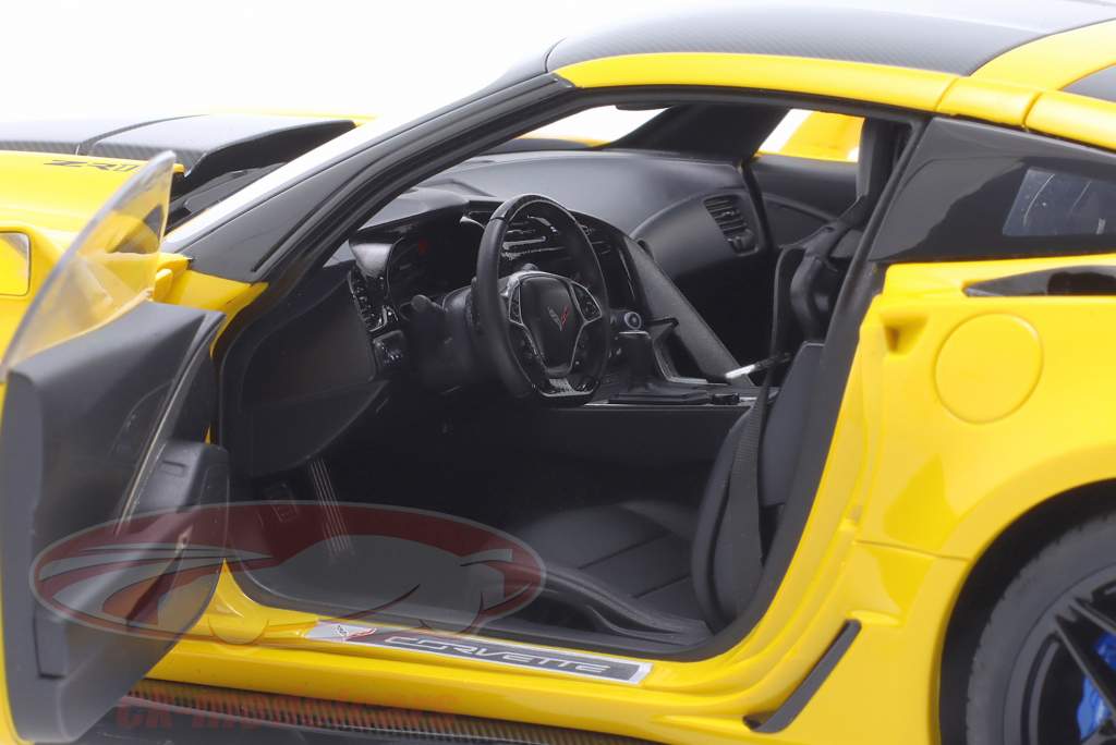 Chevrolet Corvette C7 ZR1 建設年 2019 racing 黄色 1:18 AUTOart