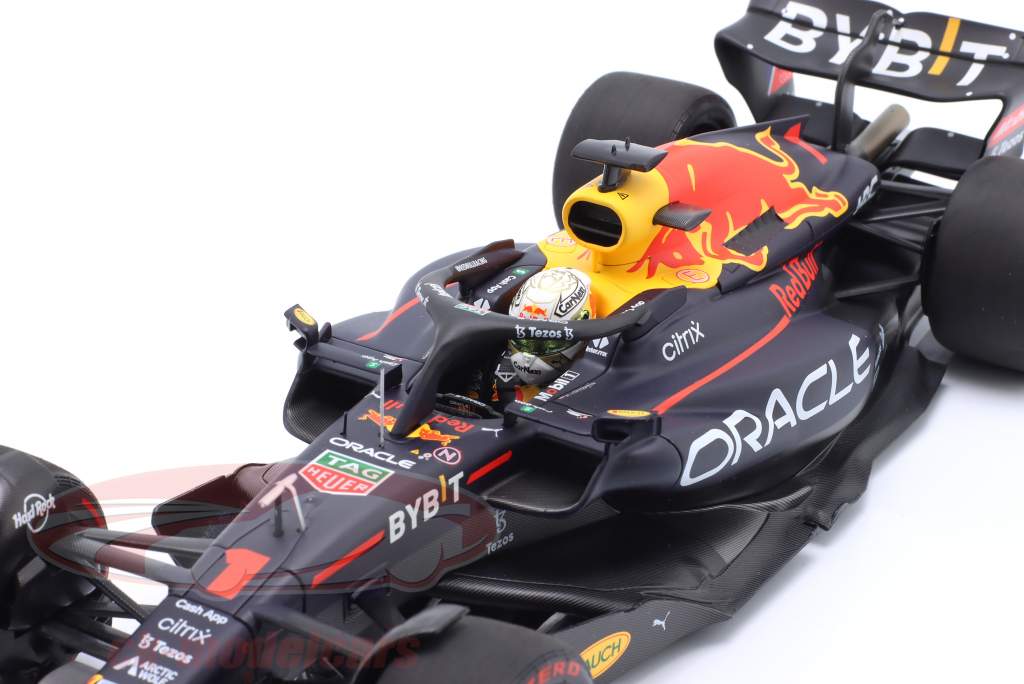 Max Verstappen Red Bull RB18 #1 勝者 ハンガリー GP 式 1 世界チャンピオン 2022 1:18 Minichamps