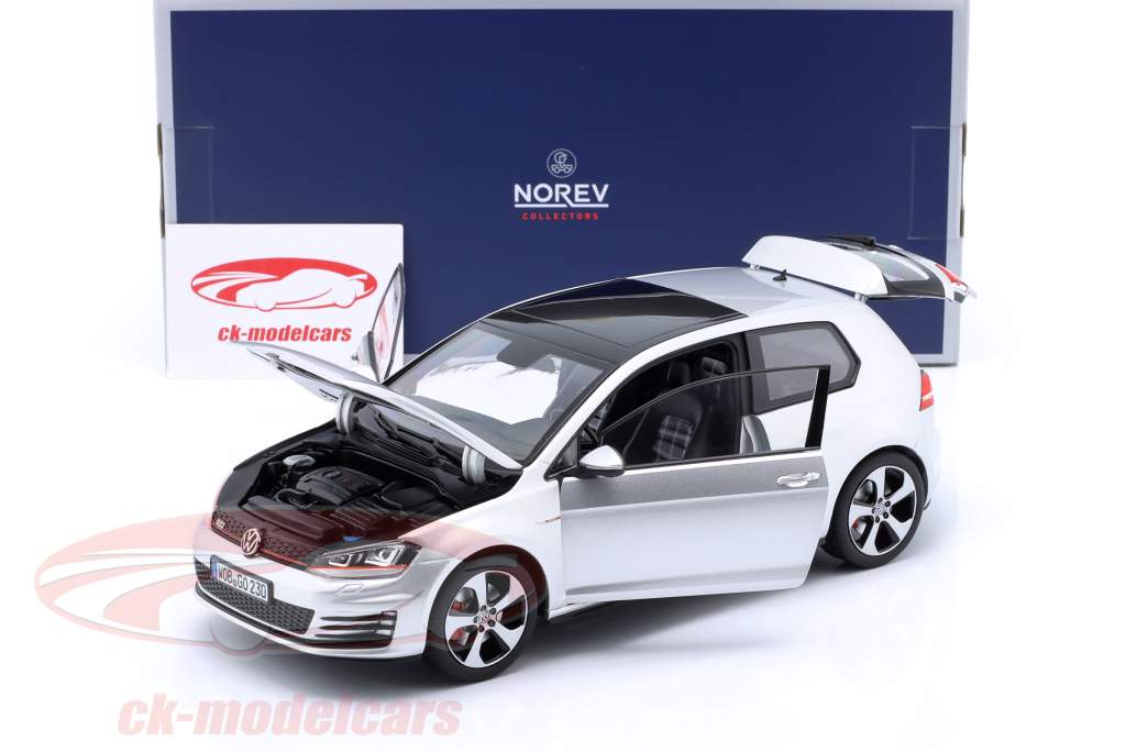 Volkswagen VW Golf GTI Byggeår 2013 refleks sølv 1:18 Norev