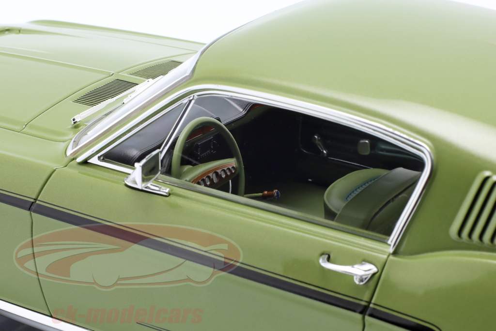 Ford Mustang Fastback GT Byggeår 1968 lysegrøn metallisk 1:12 Norev