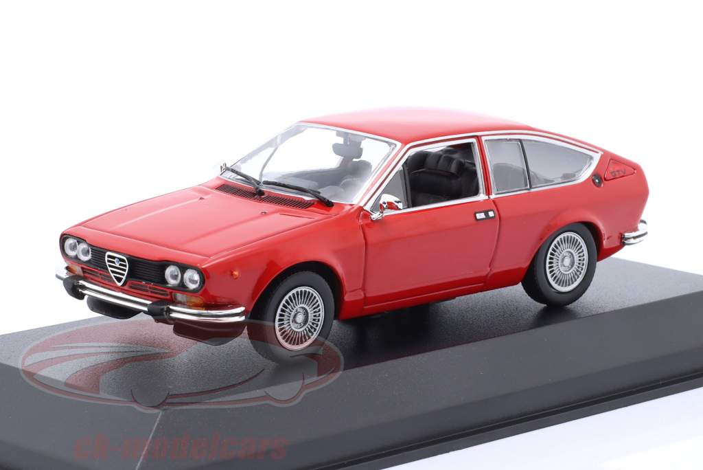 Alfa Romeo Alfetta GTV Anno di costruzione 1976 rosso 1:43 Minichamps