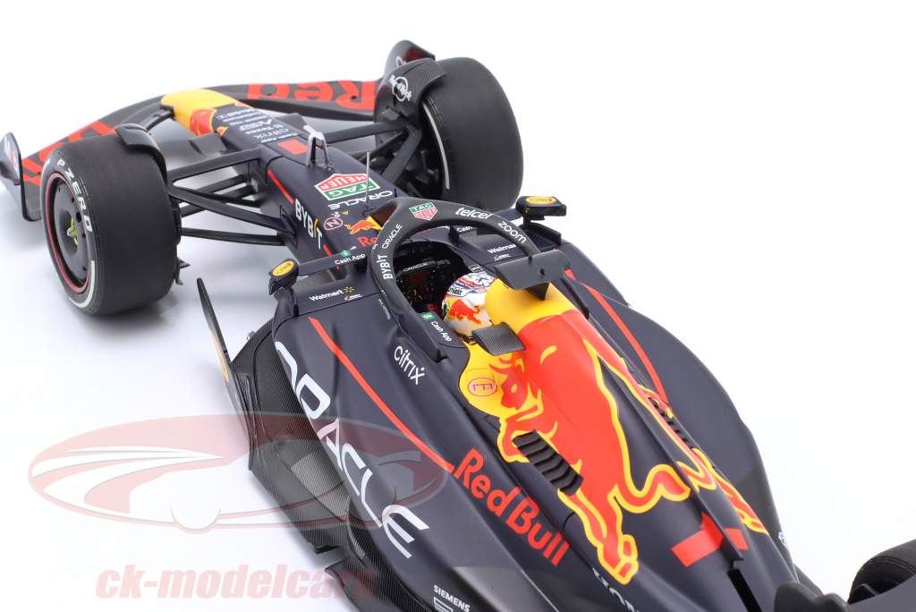 M. Verstappen Red Bull RB18 #1 Sieger USA GP Formel 1 Weltmeister 2022 1:18 Minichamps
