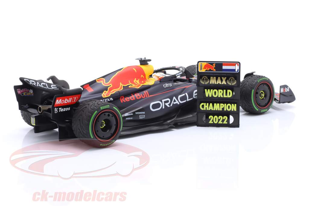 M Verstappen Red Bull RB18 #1 победитель Япония GP формула 1 Чемпион мира 2022 1:18 Minichamps