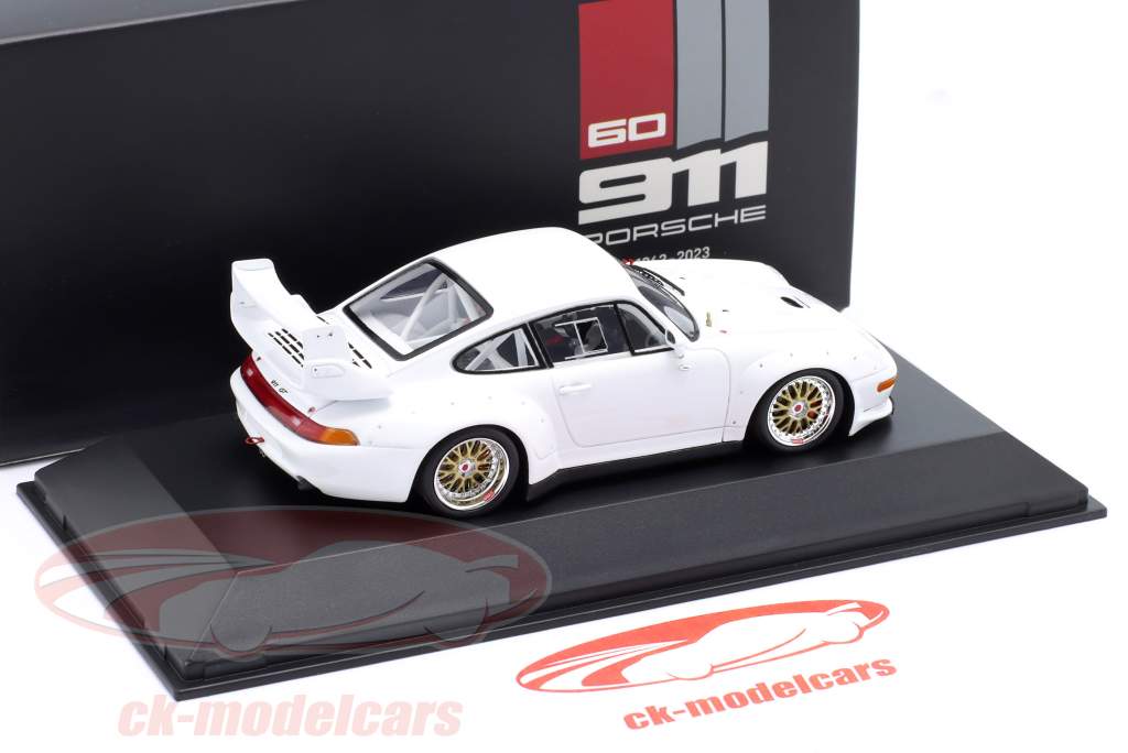 Porsche 911 (993) GT2 white 1:43 Spark