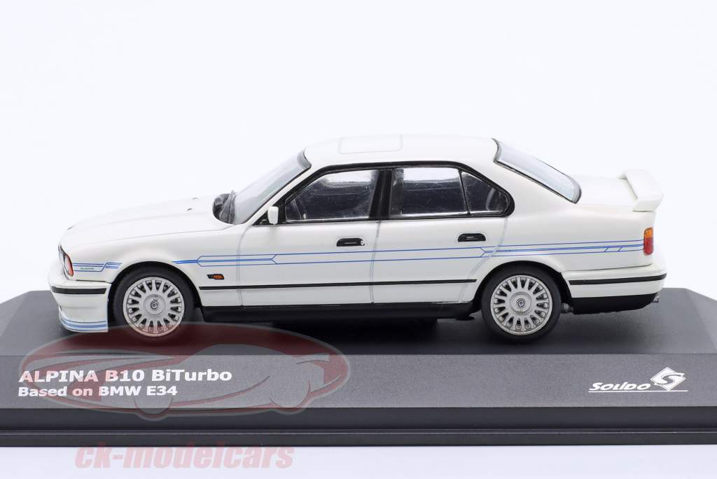 Alpina B10 BiTurbo (BMW E34) Bouwjaar 1994 wit 1:43 Solido