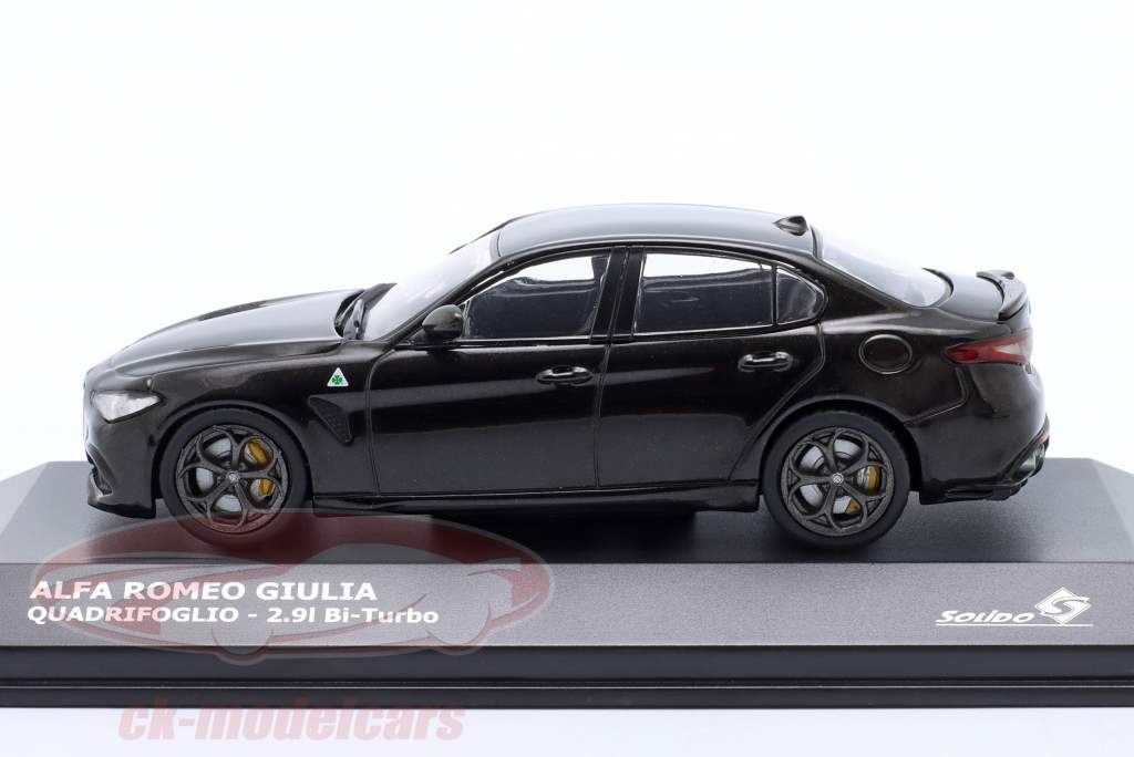 Alfa Romeo Giulia Quadrifoglio 建設年 2019 黒 1:43 Solido