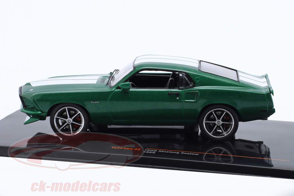 Ford Mustang Custom Año de construcción 1969 verde metálico / blanco 1:43 Ixo