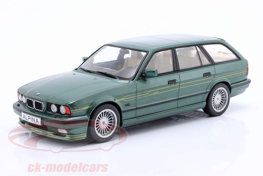 BMW Alpina B10 4.6 Touring (E34) 1991 donkergroen metalen 1:18 Model Car Group