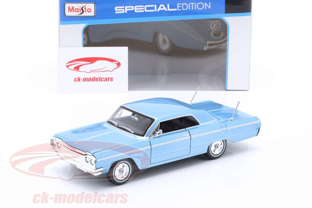 Chevrolet Impala SS 建设年份 1964 浅蓝色 1:24 Maisto