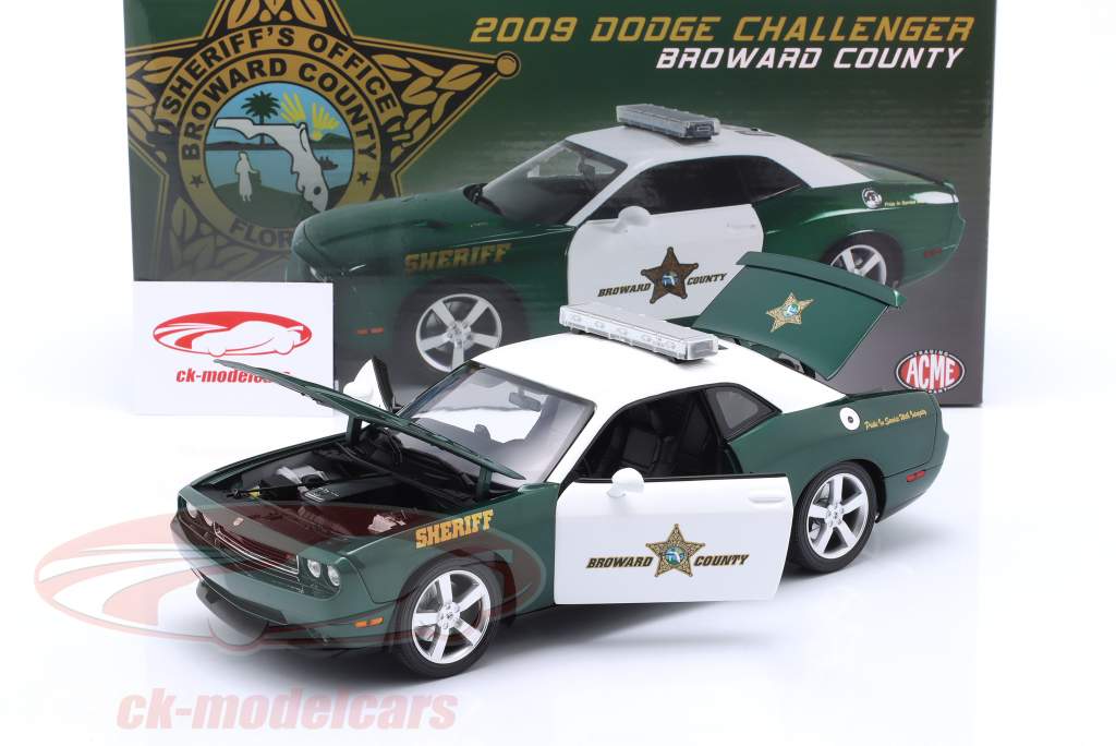 Dodge Challenger R/T Broward County Baujahr 2009 grün / weiß 1:18 GMP
