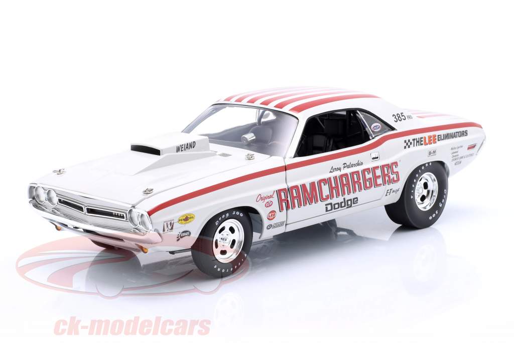 Dodge Challenger Pro Stock Ramchargers year 1971 white / red 1:18 GMP