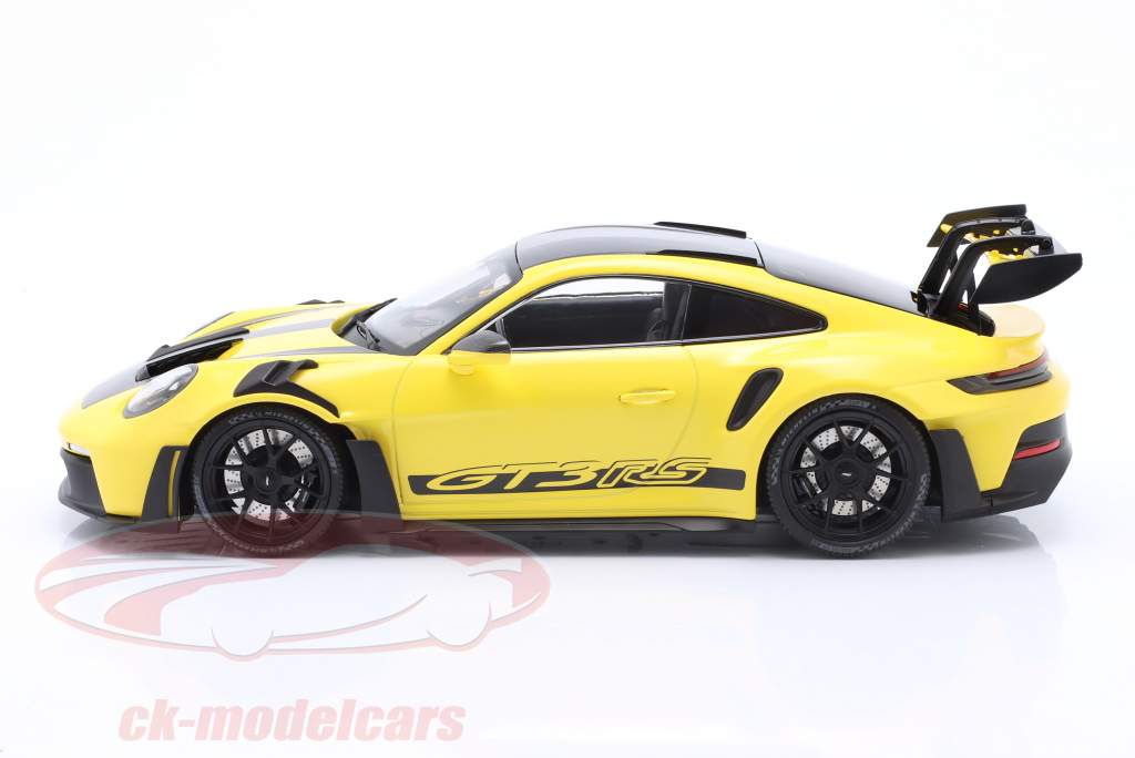 Porsche 911 (992) GT3 RS Anno di costruzione 2023 giallo / nero cerchi 1:18 Minichamps