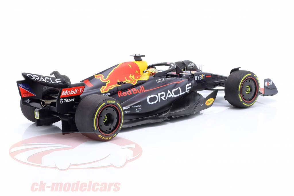 M. Verstappen Red Bull RB18 #1 ganador Abu Dabi GP fórmula 1 2022 1:18 Minichamps