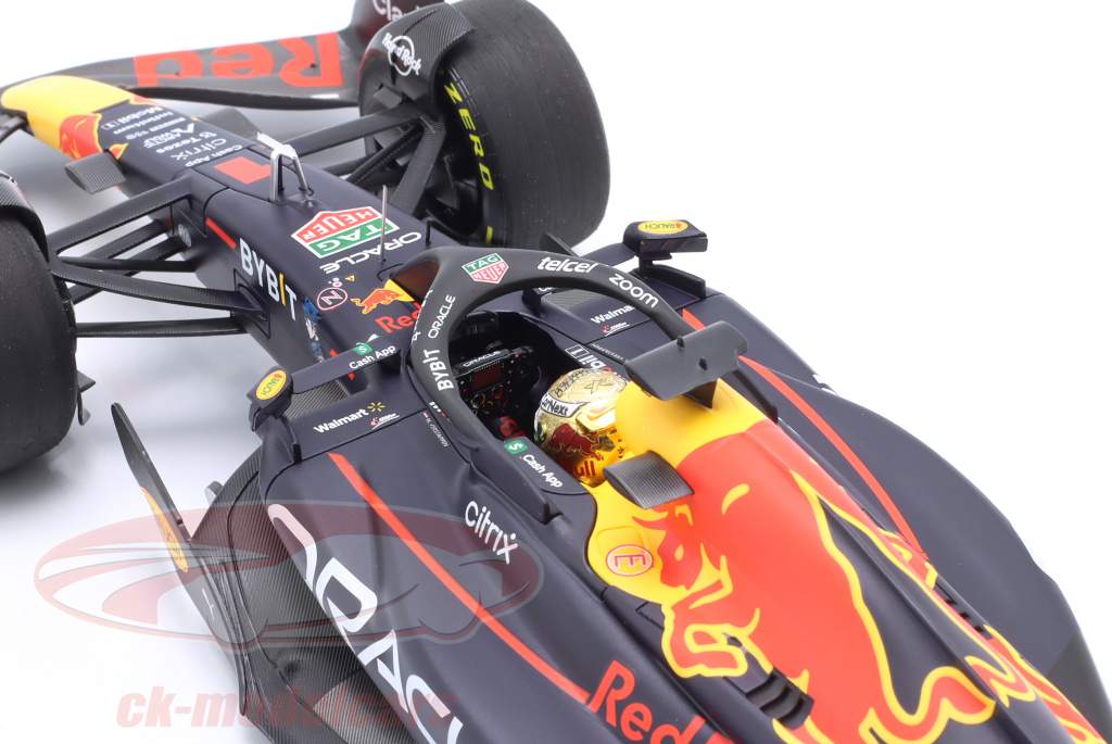 M. Verstappen Red Bull RB18 #1 vincitore Abu Dabi GP formula 1 2022 1:18 Minichamps