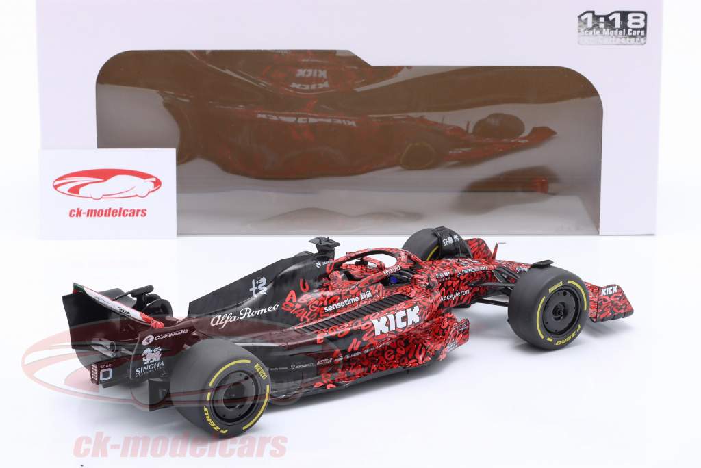 Alfa Romeo F1 Team X BOOGIE Art Car 2023 rot / schwarz 1:18 Solido