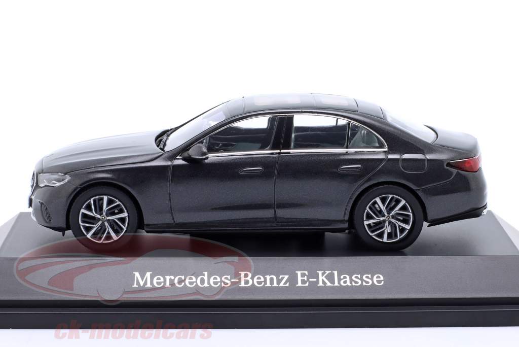 Mercedes-Benz Eクラス リムジン (W214) 建設年 2024 グラファイトグレー 1:43 Norev
