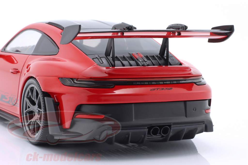 Porsche 911 (992) GT3 RS Año de construcción 2023 rojo / plata llantas 1:18 Minichamps
