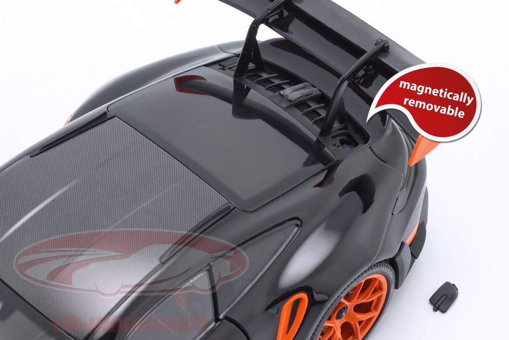 Porsche 911 (992) GT3 RS 建设年份 2022 黑色的 / 橙子 轮辋 1:18 Minichamps