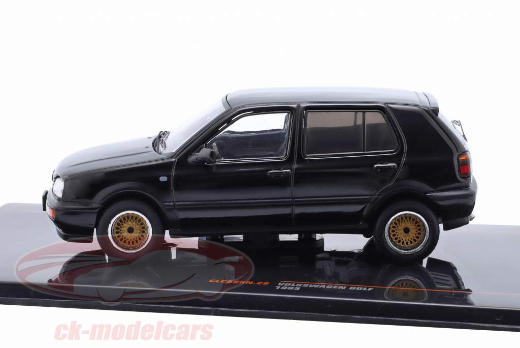 Volkswagen VW Golf III Custom Année de construction 1993 noir 1:43 Ixo