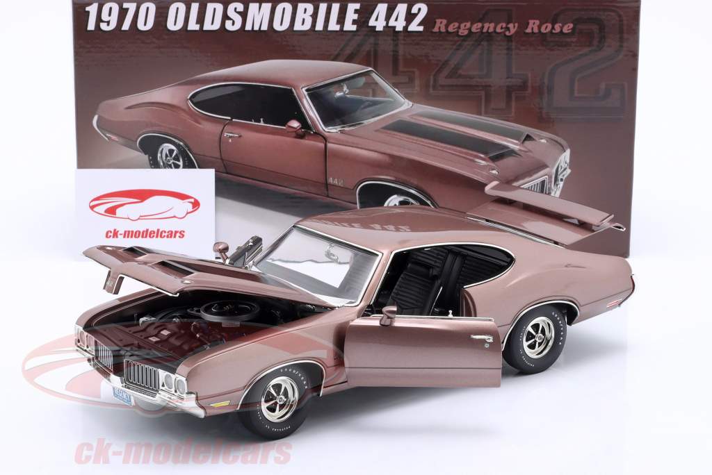 Oldsmobile 442 W-30 Ano de construção 1970 rosa metálico 1:18 GMP