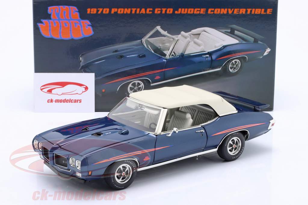 Pontiac GTO Judge Convertible year 1970 blue 1:18 GMP