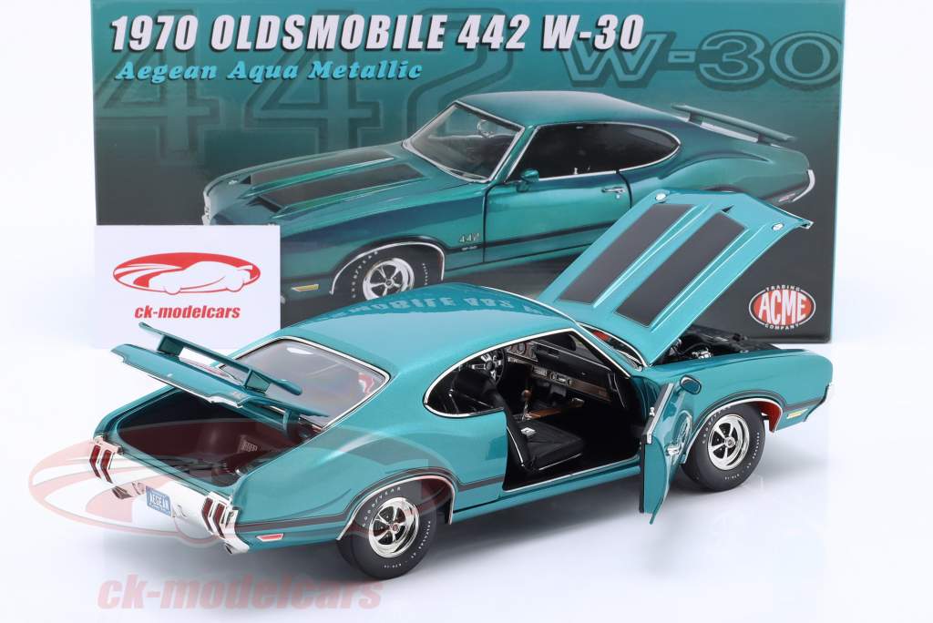 Oldsmobile 442 W-30 year 1970 turquoise metallic 1:18 GMP