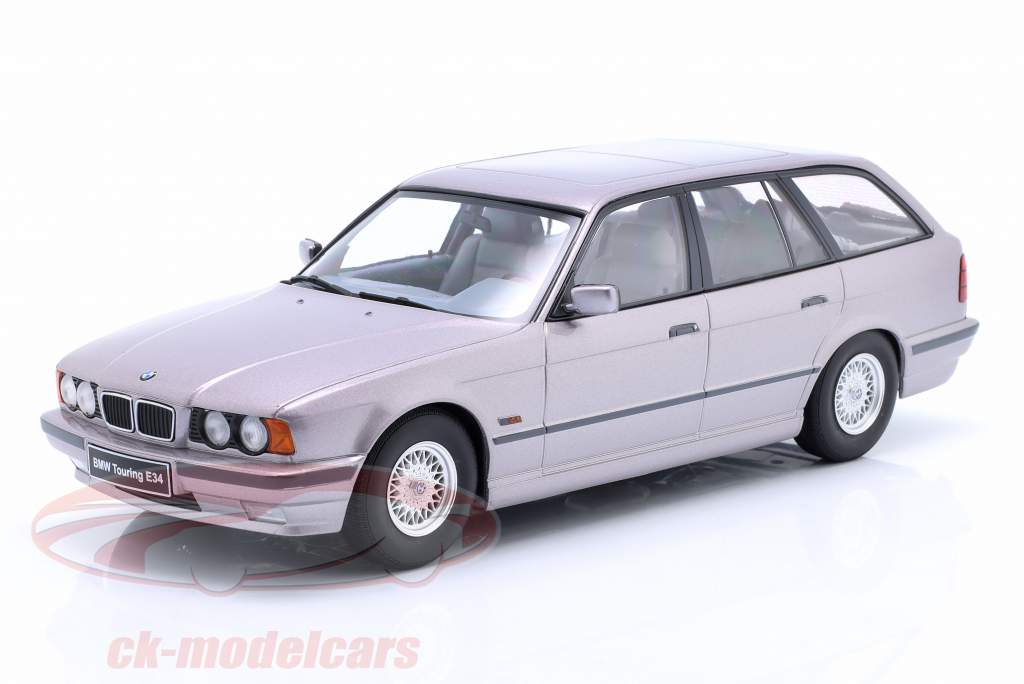BMW 5 с ряд E34 Touring Год постройки 1996 Арктика серебро 1:18 Triple9