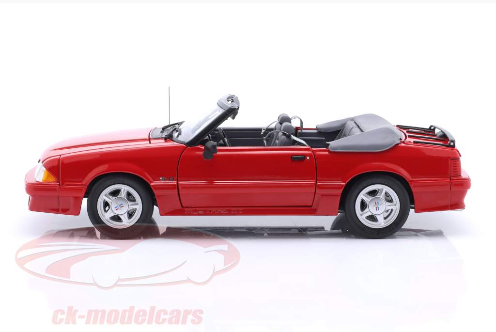 Ford Mustang GT Conversível 1991 Filme Beverly Hills Cop III (1994) vermelho 1:18 GMP