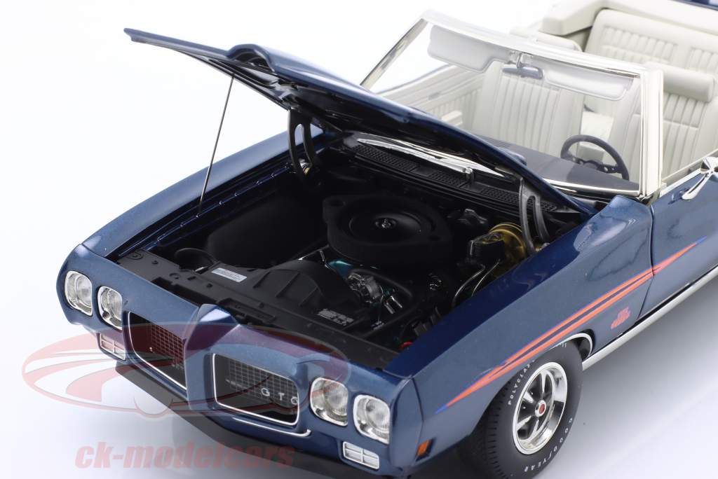 Pontiac GTO Rechter Cabriolet Bouwjaar 1970 blauw 1:18 GMP