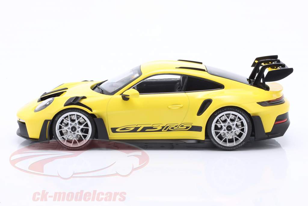 Porsche 911 (992) GT3 RS Byggeår 2023 gul / sølv fælge 1:18 Minichamps