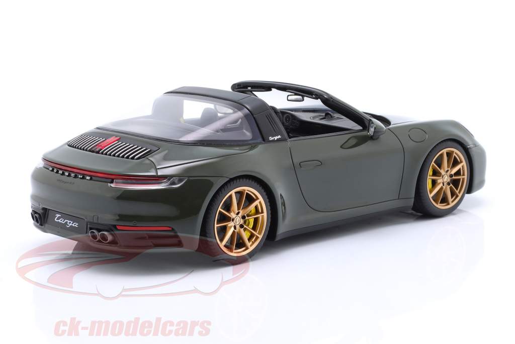 Porsche 911 (992) Targa 4S Année de construction 2020 olive verte 1:18 GT-Spirit