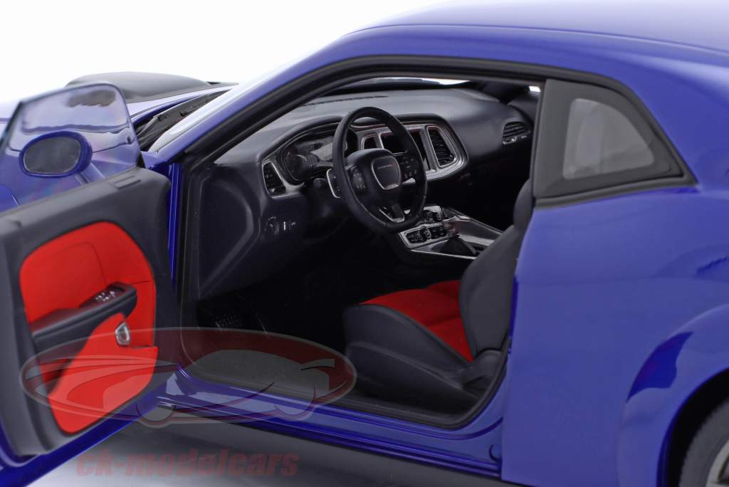 Dodge Challenger R/T Scat Pack Shaker Widebody 2022 indigo azul 1:18 AUTOart