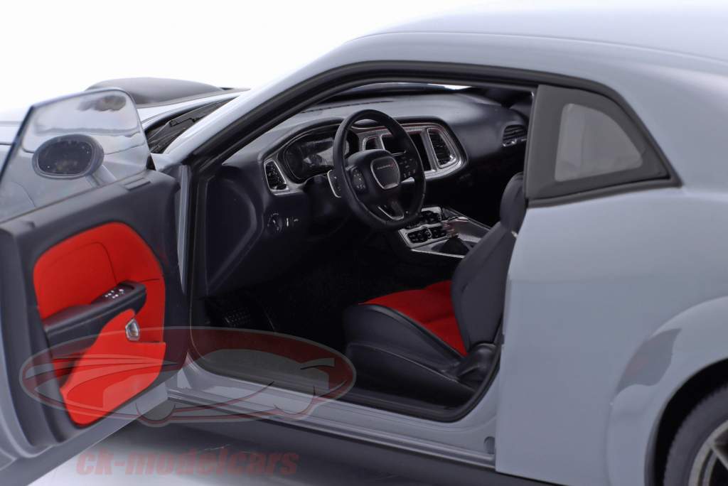 Dodge Challenger R/T Scat Pack Shaker Widebody 2022 Gris 1:18 AUTOart