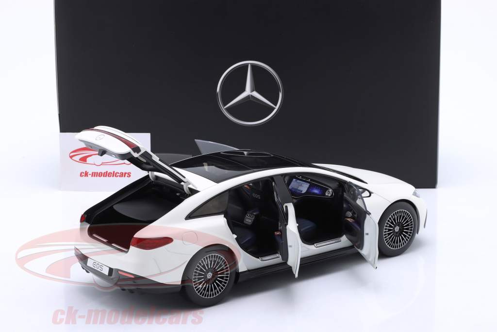 Mercedes-Benz EQS (V297) Ano de construção 2022 opalita branca 1:18 NZG