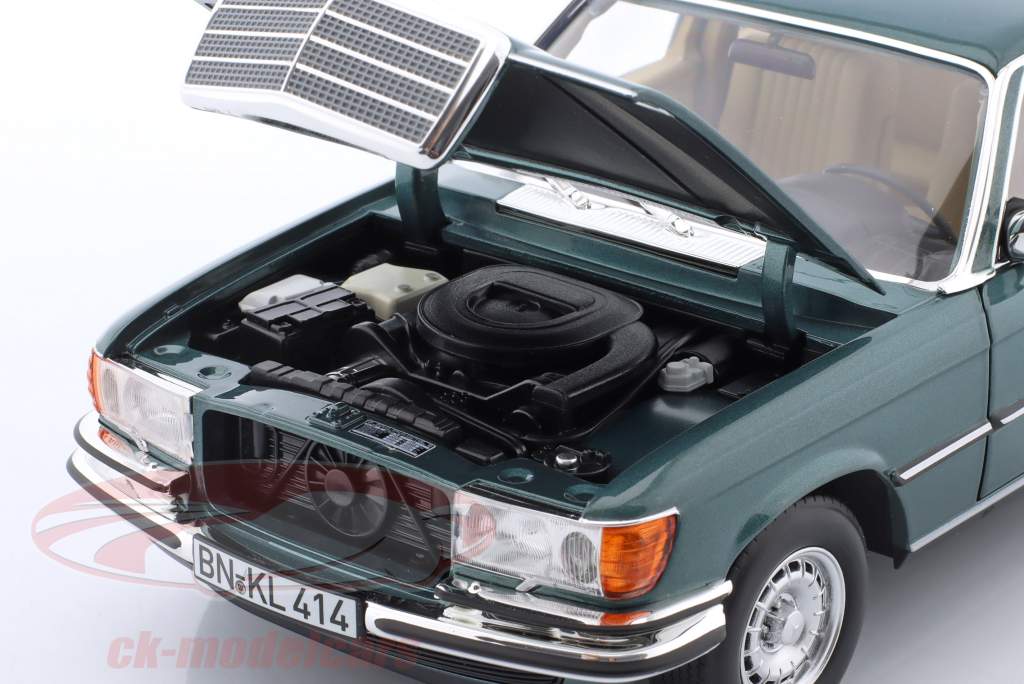 Mercedes-Benz 450 SEL 6.9 Byggeår 1979 benzin blå 1:18 Norev