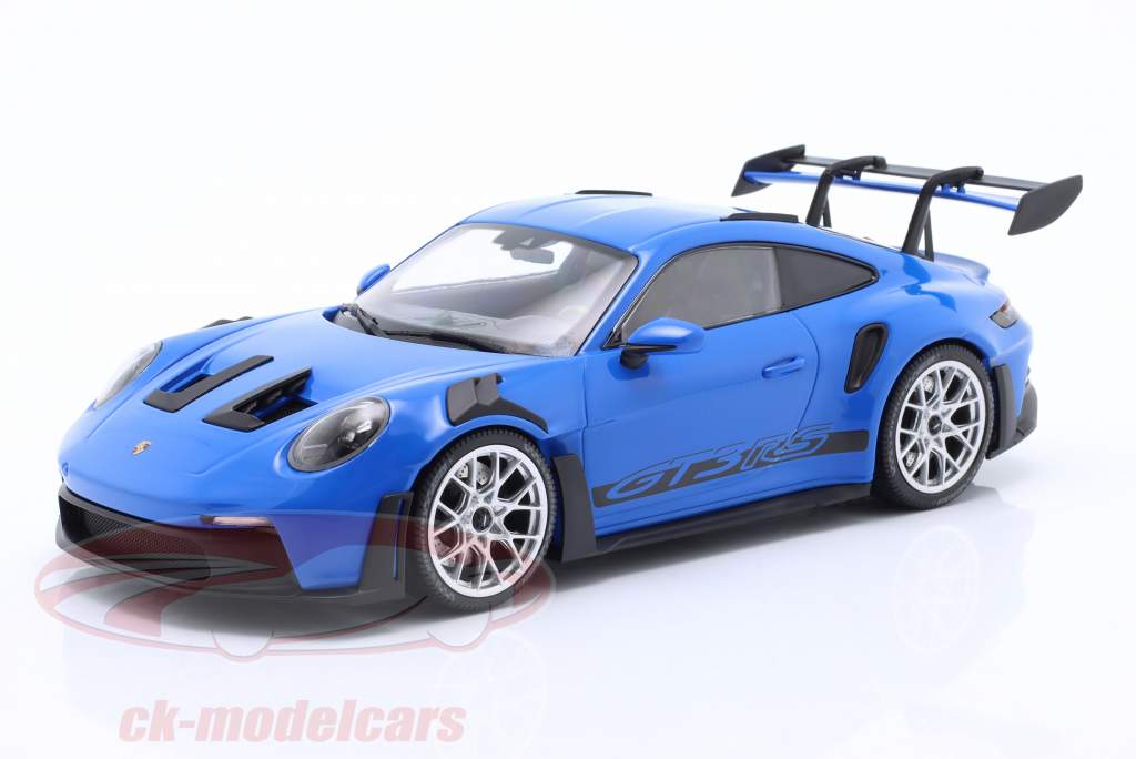 Porsche 911 (992) GT3 RS Anno di costruzione 2023 blu / argento cerchi 1:18 Minichamps