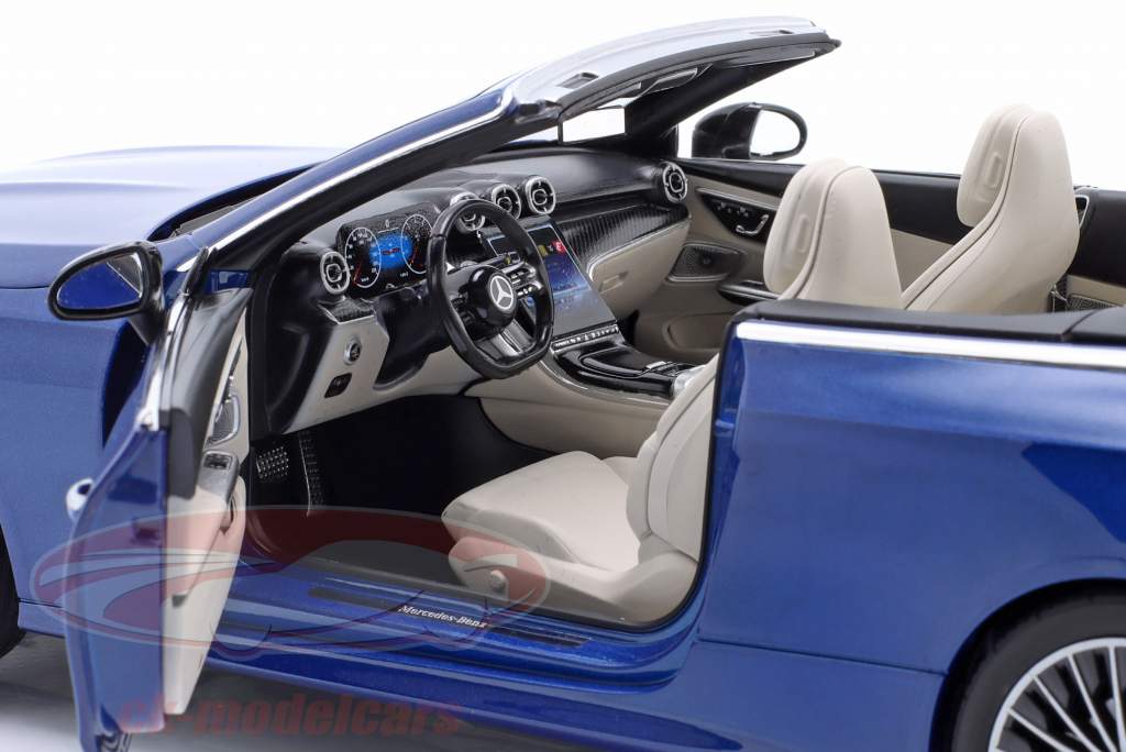 Mercedes-Benz AMG-Line CLE Cabriolet (A236) Año de construcción 2024 azul espectral 1:18 Norev