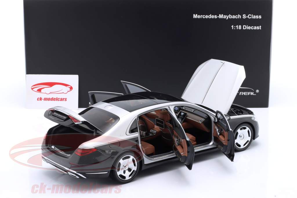 Mercedes-Benz Maybach Classe S (Z223) 2021 argento / nero 1:18 Almost Real