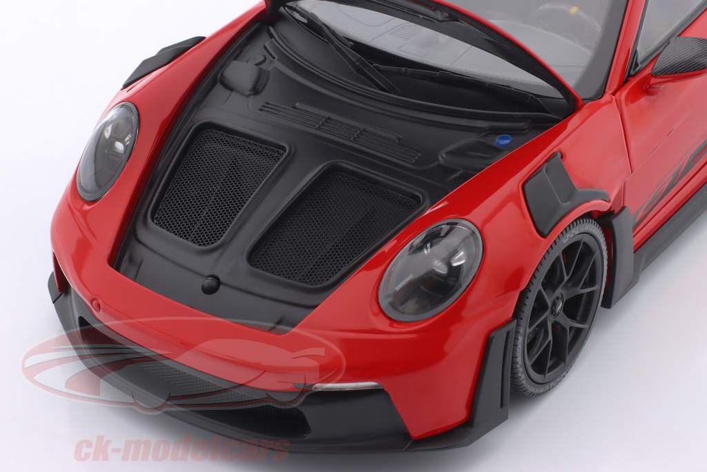 Porsche 911 (992) GT3 RS Weissach-Paket 2022 rot / schwarze Felgen 1:18 Minichamps