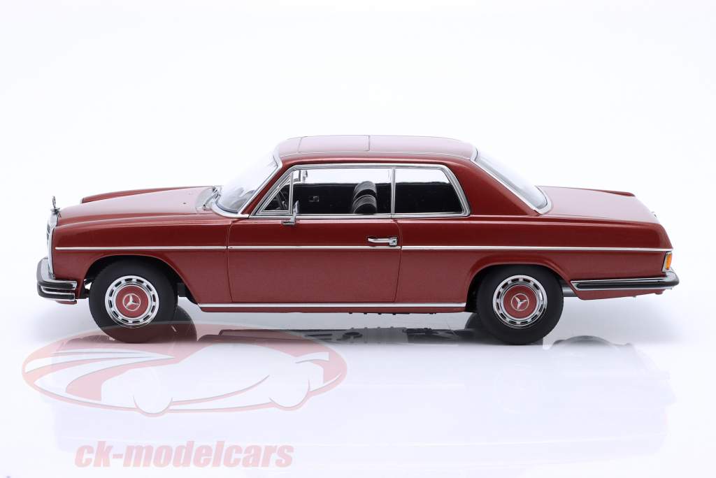 Mercedes-Benz 280C/8 (W114) クーペ Baujahr 1969 暗赤色 メタリックな 1:18 KK-Scale